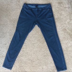 HUE Essential Denim Legging- Size L